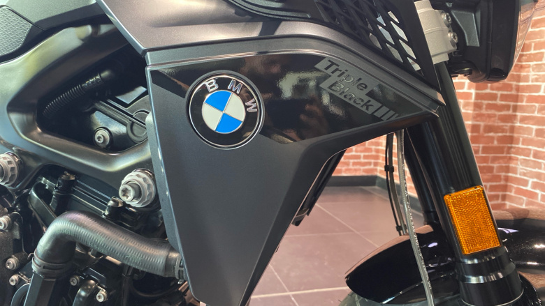 BMW F900 R